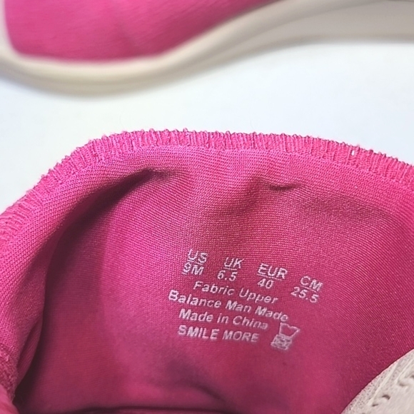 Bzees Women's Smile More. Paradise Pink Fuchsia Slide Wedge Sandals Size 9 - Picture 7 of 8